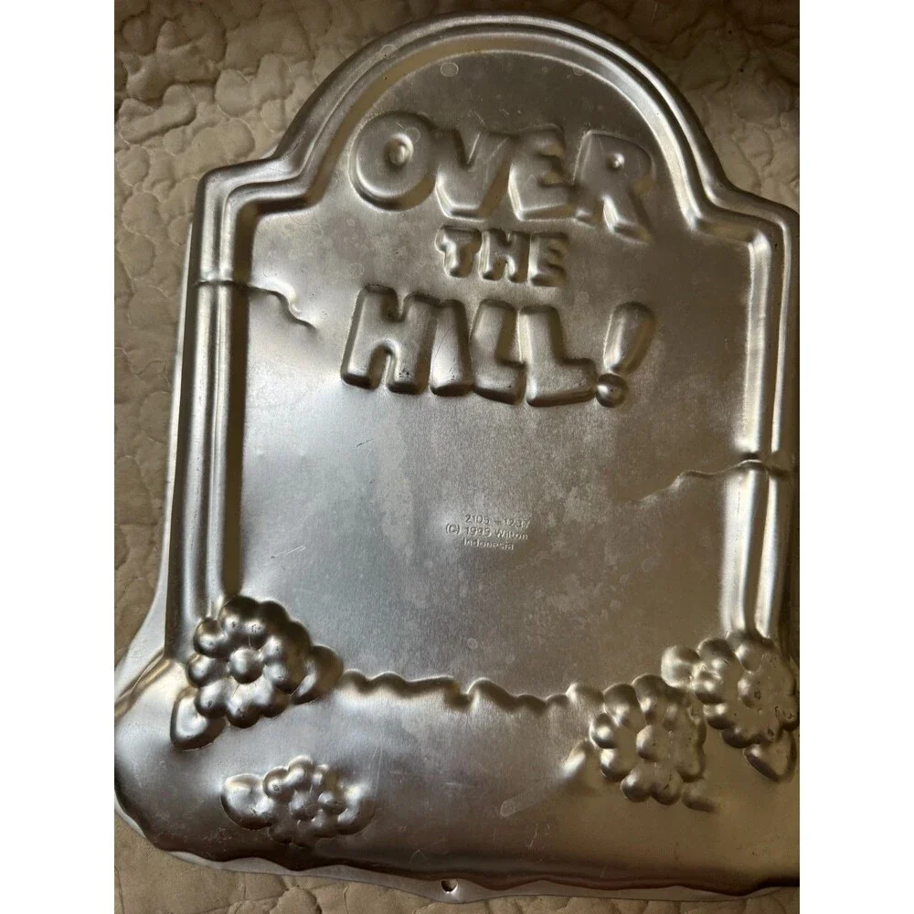 Lot of 5 Vintage Wilton Aluminum Character Cake Pans 1990 Disney Pooh Pocahontas